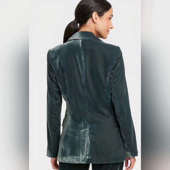 a new day Velvet Blazer in Dark Green - Picture 2 of 9